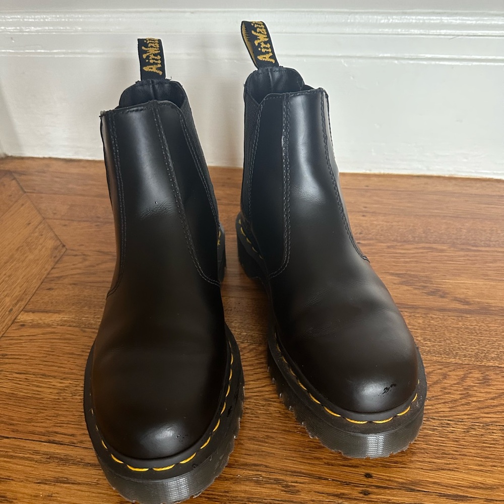 Dr. Martens vegan Chelsea boot